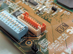 Разъемы для считывателей карт Memory Stick и Secure Digital — подлинная неожиданность.