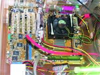 Рис. 4. Плата ASUS P4S13G на чипсете SiS R659 с четырьмя каналами RDRAM