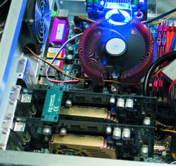 ��� ���������� Gigabyte GV-NX66T128D, ����������� SLI-�����������. 