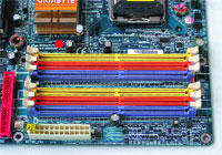 DIMM-����� �� ����� Gigabyte GA-8GPNXP Duo ��� ���� ����� ������.