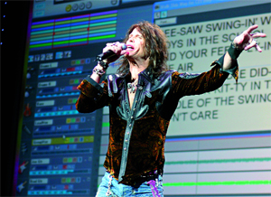 ������ ������ ��������� �Walk This Way� �� CES 2005. ��������� ��� CEO Intel ����� ������� (�� ������)